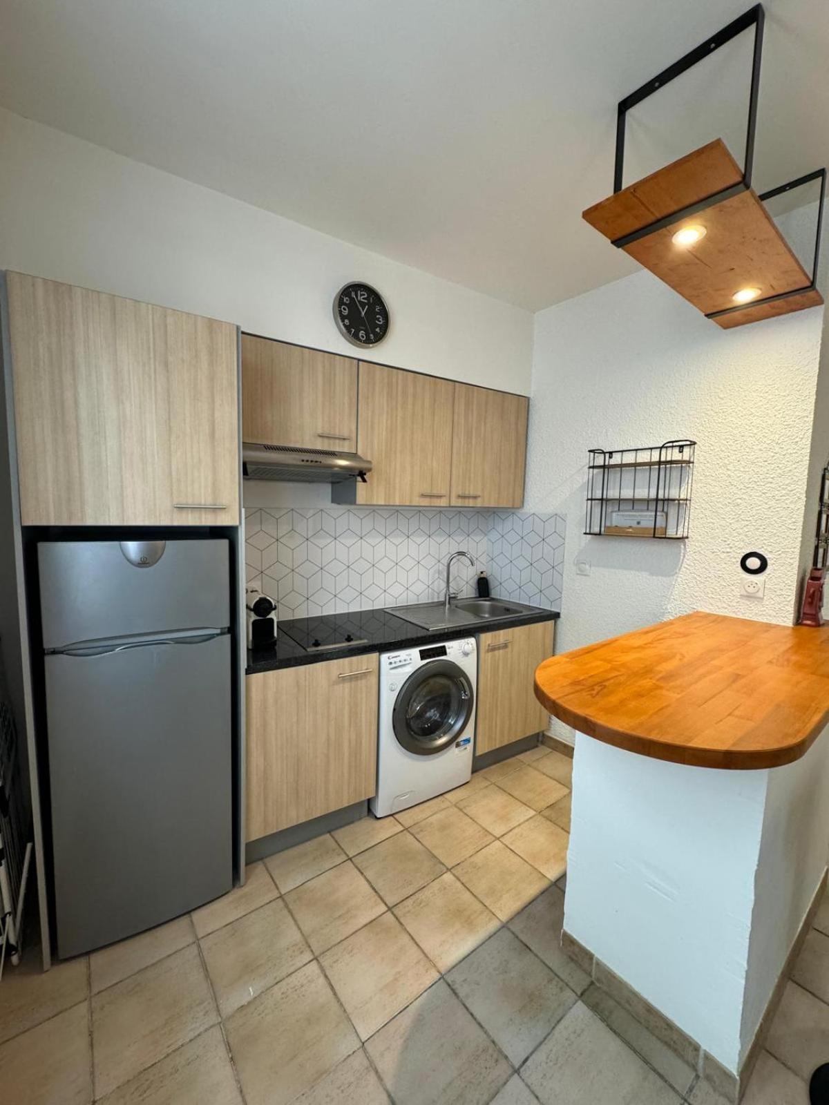 Charmant Appartement En Hypercentre De Кастелнодари Екстериор снимка