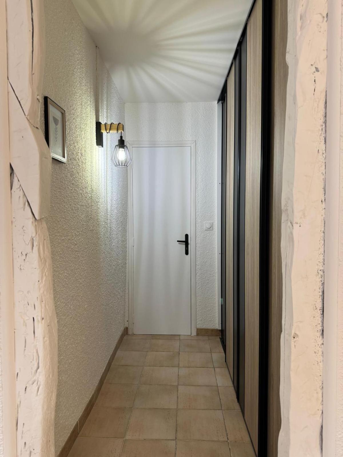 Charmant Appartement En Hypercentre De Кастелнодари Екстериор снимка